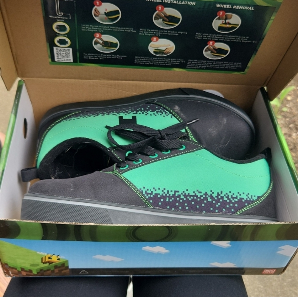 Size 7 Heelys